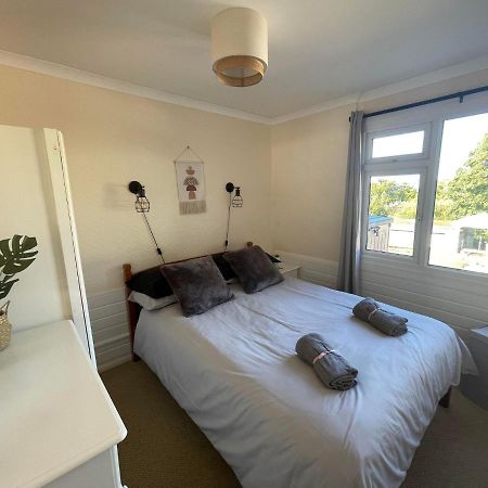 2 Bedroom Holiday Chalet Near Bude Kilkhampton Exterior foto